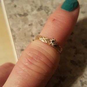 Gold Diamond engagement rin